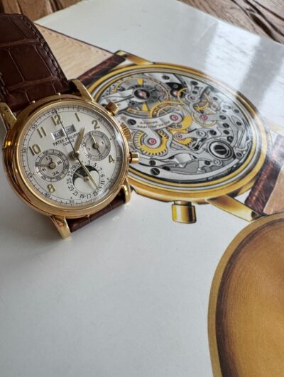 Patek Philippe 3970 Yellow Gold 2nd series Perpetual Calendar Chronograph - Image 4