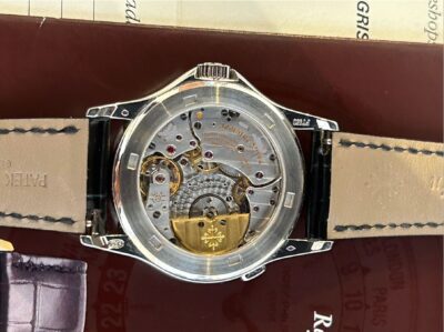 Patek Philippe World Time 5110 Platinum - Image 3